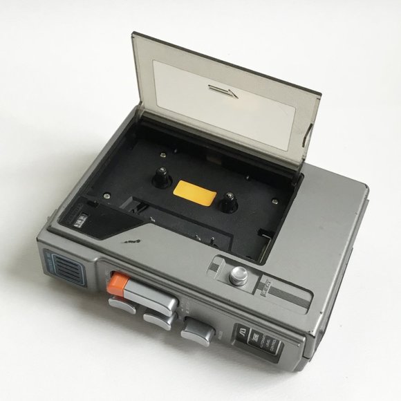 Vintage Soundesign 7636 Portable Cassette Recorder Player Japan - Picture 8 of 9